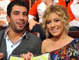 Arda ve Sinem'in ayrılık nedeni buymuş Arda ve Sinem'in ayrılık nedeni buymuş